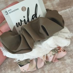 🌷3/15🌷 Scunci 3 pack scrunchies